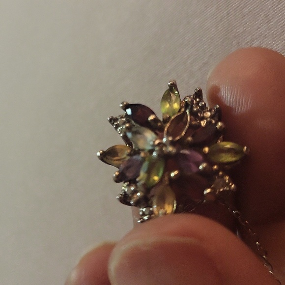 Necklace and Ring set - Picture 4 of 7